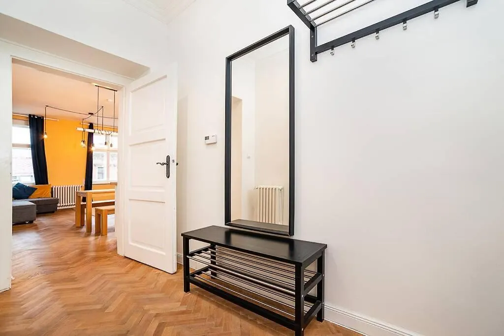 Elegant, Modern, 2-Bed Flat By Museum Of Prague Apartment