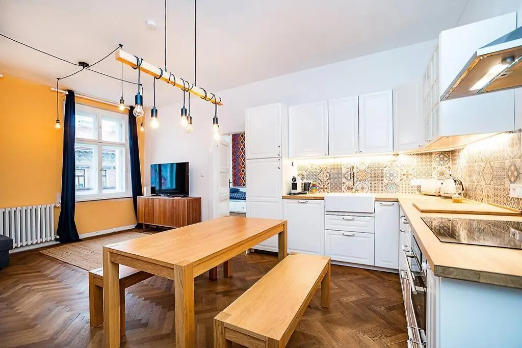 Elegant, Modern, 2-Bed Flat By Museum Of Prague contacts